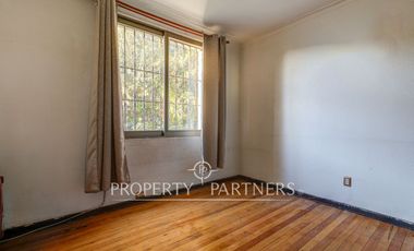 Casa en venta a pasos de plaza Julio Prado