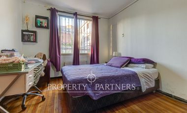Casa en venta a pasos de plaza Julio Prado