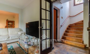 Casa en venta a pasos de plaza Julio Prado