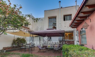 Casa en venta a pasos de plaza Julio Prado