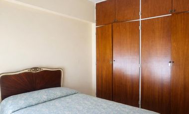 Depto 4 amb con balcón a mts Plaza Independencia