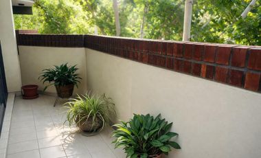 Depto 4 amb con balcón a mts Plaza Independencia