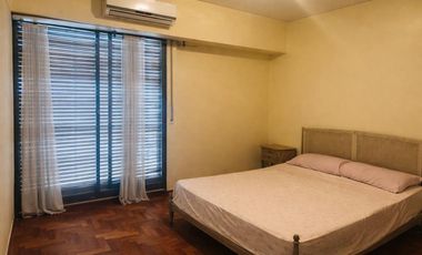 Depto 4 amb con balcón a mts Plaza Independencia