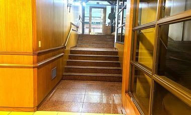 Depto 4 amb con balcón a mts Plaza Independencia