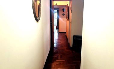 Depto 4 amb con balcón a mts Plaza Independencia