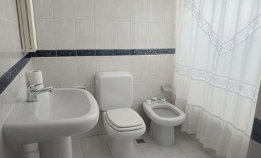 Depto 4 amb con balcón a mts Plaza Independencia