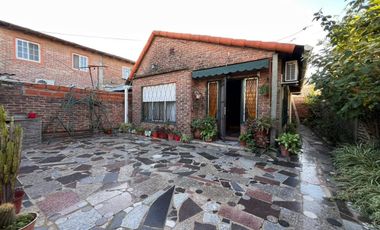 VENTA EN BLOQUE 2 CASAS EN LOTE PROPIO