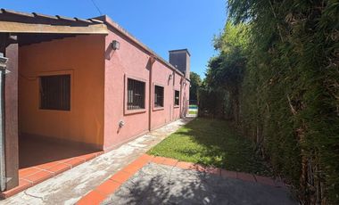 Casa  en Alquiler  Polvorines con pileta y parque