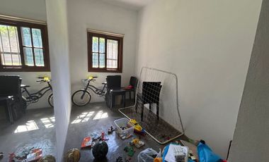 Casa  en Alquiler  Polvorines con pileta y parque