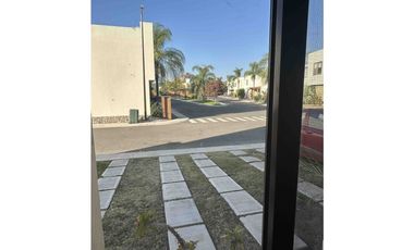 RENTA DEPARTAMENTO PLANTA BAJA PUERTA REAL QUERETARO