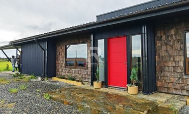 CASA  3 DORM. A SÓLO 4KM DE PUERTO VARAS.