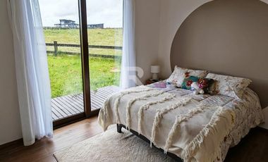 CASA  3 DORM. A SÓLO 4KM DE PUERTO VARAS.