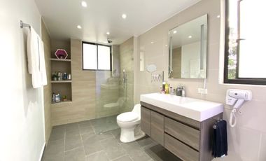 CASA EN VENTA UBICADA EN MEDELLIN EN EL SECTOR EL TESORO