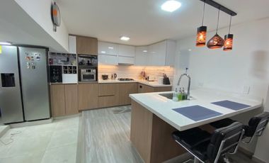 CASA EN VENTA UBICADA EN MEDELLIN EN EL SECTOR EL TESORO