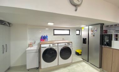 CASA EN VENTA UBICADA EN MEDELLIN EN EL SECTOR EL TESORO