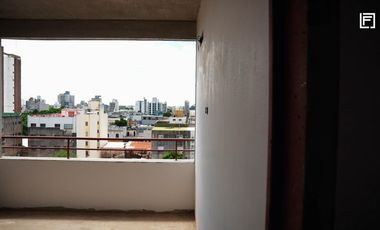 Venta Departamento Duplex 3 Ambientes con Balcón en San Martín Centro