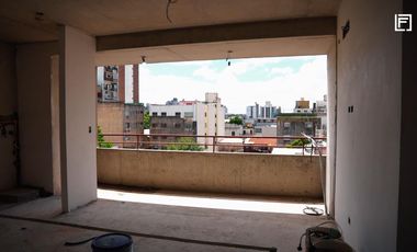 Departamento Duplex 3 Ambientes con Balcón en Venta – San Martín