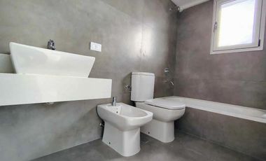 Departamento de categoria de 2 ambientes en Lanús Este