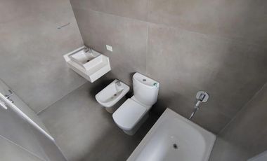 Departamento de categoria de 2 ambientes en Lanús Este