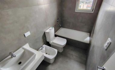 Departamento de categoria de 2 ambientes en Lanús Este
