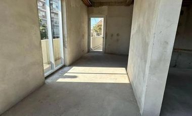 LOCAL Sarmiento esquina Eva Peron en Lanús Este