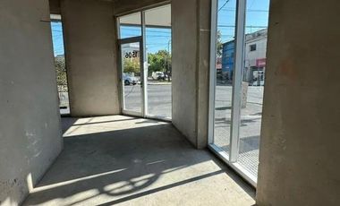 LOCAL Sarmiento esquina Eva Peron en Lanús Este