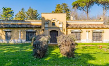 Estancia del año 1830 refaccionada con 42 hectáreas a 50km del mar