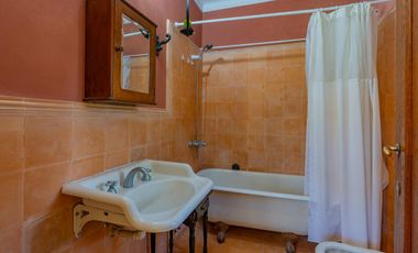 Estancia del año 1830 refaccionada con 42 hectáreas a 50km del mar