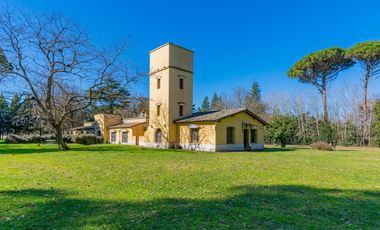 Estancia del año 1830 refaccionada con 42 hectáreas a 50km del mar