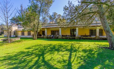 Estancia del año 1830 refaccionada con 42 hectáreas a 50km del mar