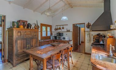 Estancia del año 1830 refaccionada con 42 hectáreas a 50km del mar