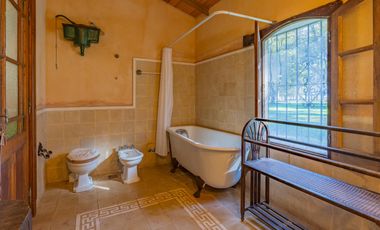 Estancia del año 1830 refaccionada con 42 hectáreas a 50km del mar