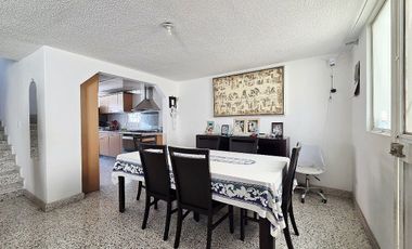 CASA EN VENTA EN ALBORADA