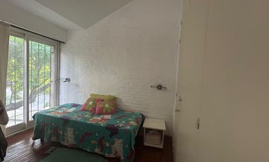 Casa de 4 dormitorios en alquiler con o sin muebles, próxima centro comercial La Horqueta