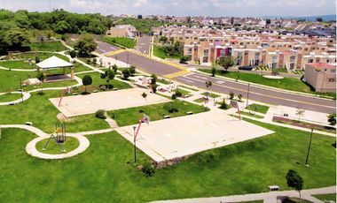 Casa dúplex en planta alta con 2 recámaras y amenidades