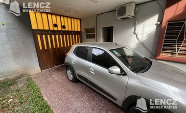 Casa 4 ambientes con terraza y cochera doble, jardìn, Quilmes Centro