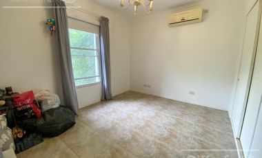 Casa en Venta  de 4 Ambientes En Club de Campo Abril Hudson Berazategui