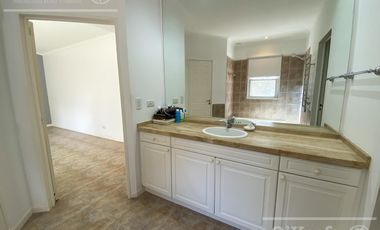 Casa en Venta  de 4 Ambientes En Club de Campo Abril Hudson Berazategui