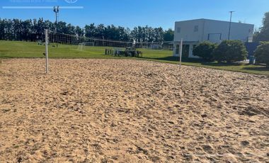 Casa en Venta  de 4 Ambientes En Club de Campo Abril Hudson Berazategui