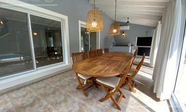 Casa en Venta  de 4 Ambientes En Club de Campo Abril Hudson Berazategui