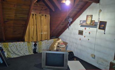 Venta casa con local frente a la Plaza Estrada