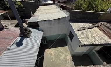 Venta casa 2 ambientes con patio en Wilde