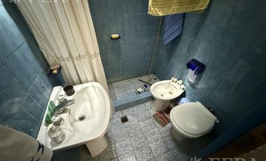 Venta casa 2 ambientes con patio en Wilde