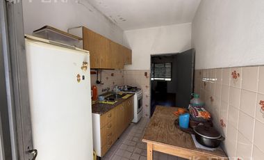 Venta casa 2 ambientes con patio en Wilde