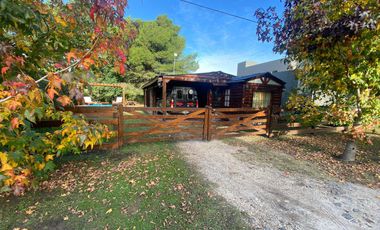 Cabaña Las Lomas Miramar con pileta