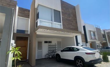 Casa en renta en Lomas de Angelópolis.