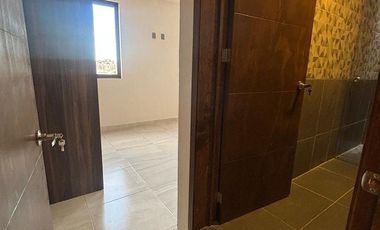 Departamento Planta Alta en venta en club de Golf Zirándaro