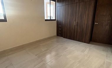 Departamento Planta Alta en venta en club de Golf Zirándaro