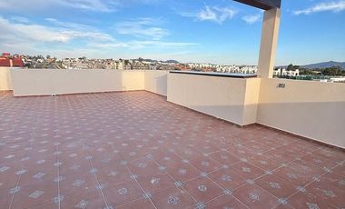 Departamento Planta Alta en venta en club de Golf Zirándaro