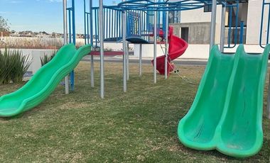 Departamento Planta Alta en venta en club de Golf Zirándaro